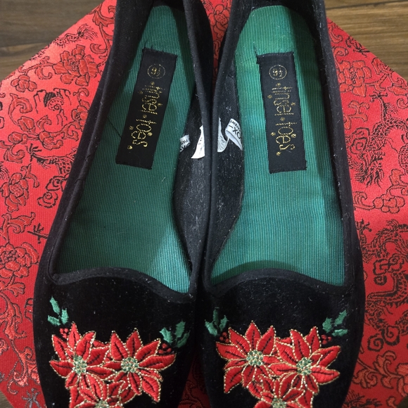 Shoes - Black Embroidered Women's Flats